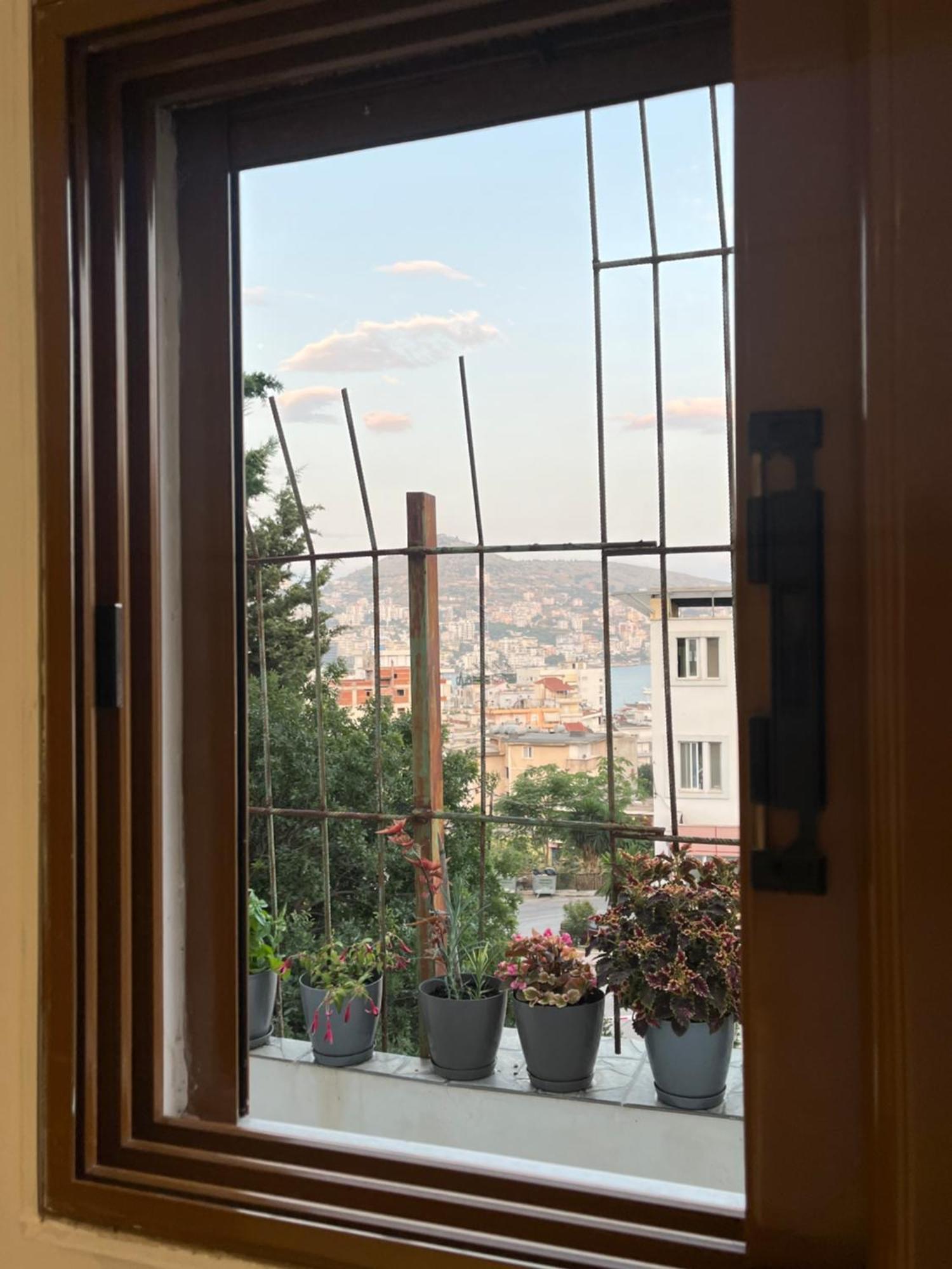 Delars * Sarandë